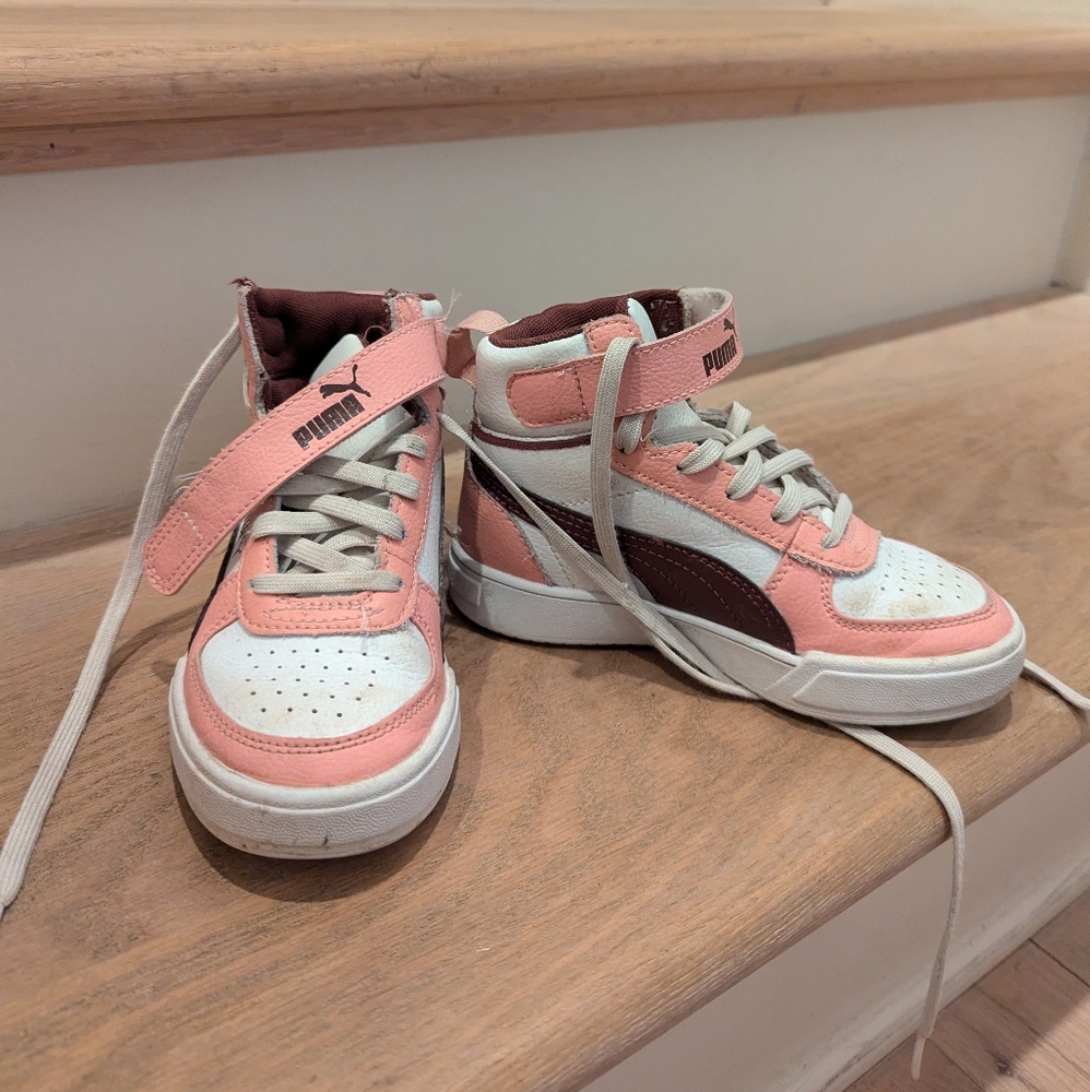 Used Girls 11 puma high tops
